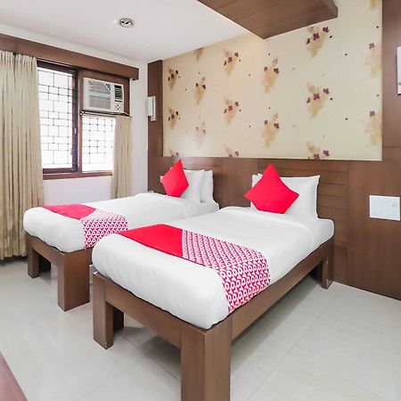 Oyo 17278 Hotel Srinivas Mangalore Exteriör bild